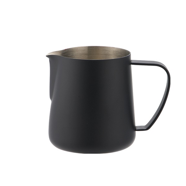 MG03(1) black milk pitcher